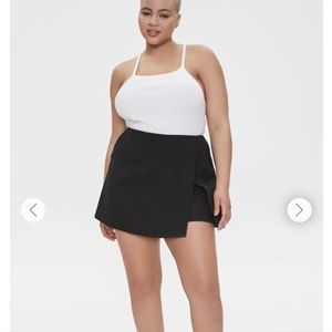 Plus size high slit mini skort
